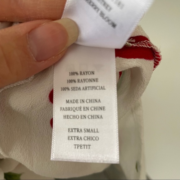 Rails cherry fruit printed button up top short sleeve cream colour - Picture 4 of 9